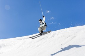 开云kaiyun-恩多比·恩乔：南非队的进攻枢纽，关键时刻的“进球机器”