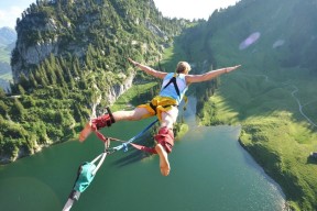 开云入口-张雨霏蝶泳冲刺实力强劲，张雨霏将继续冲击200米蝶泳冠军