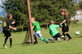 Kaiyun APP-中国足球国家队运动员体能训练新方案，国家足球运动员体能达标测试