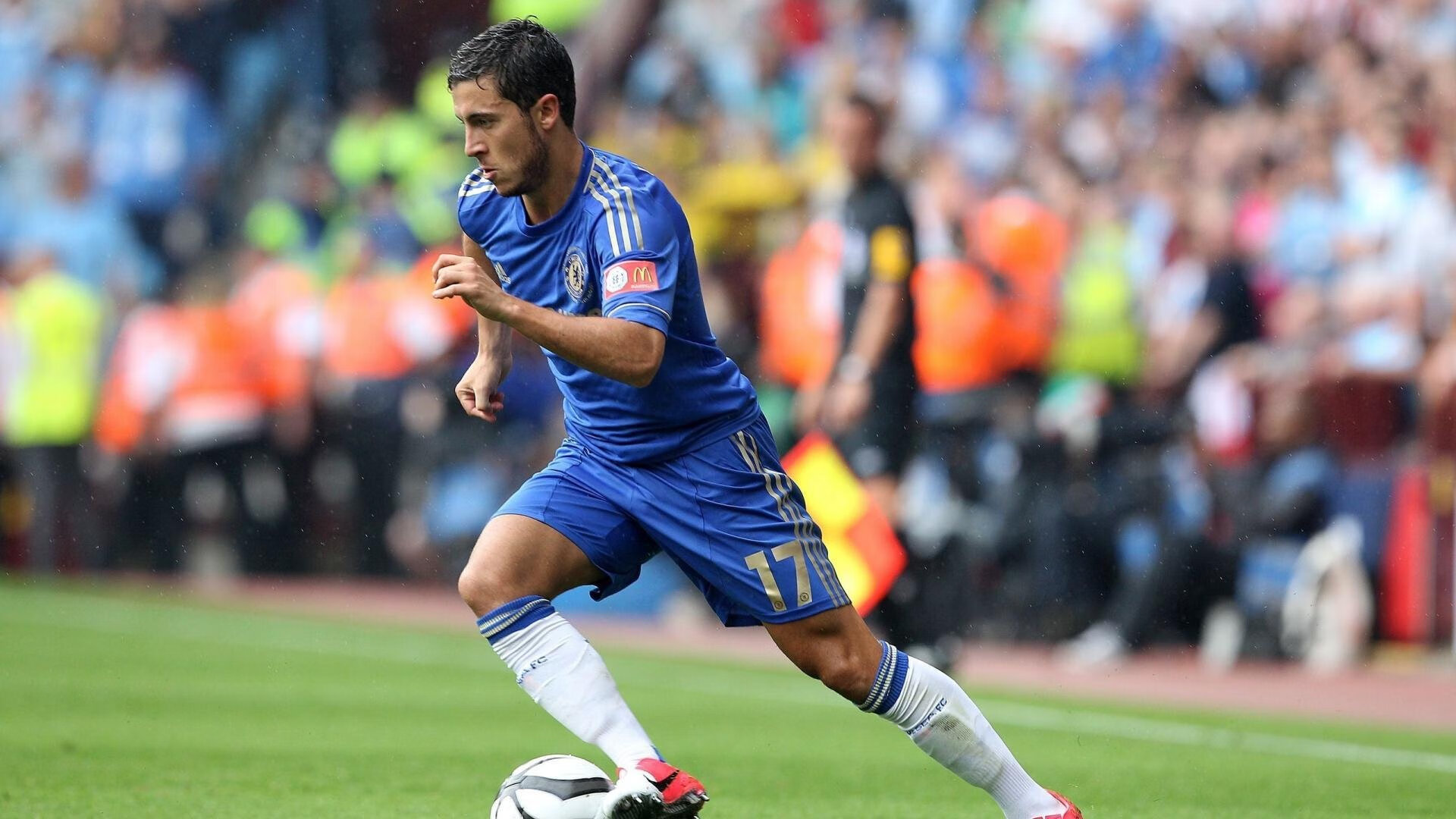 恩多比·恩乔:南非队的进攻枢纽,关键时刻的“进球机器”