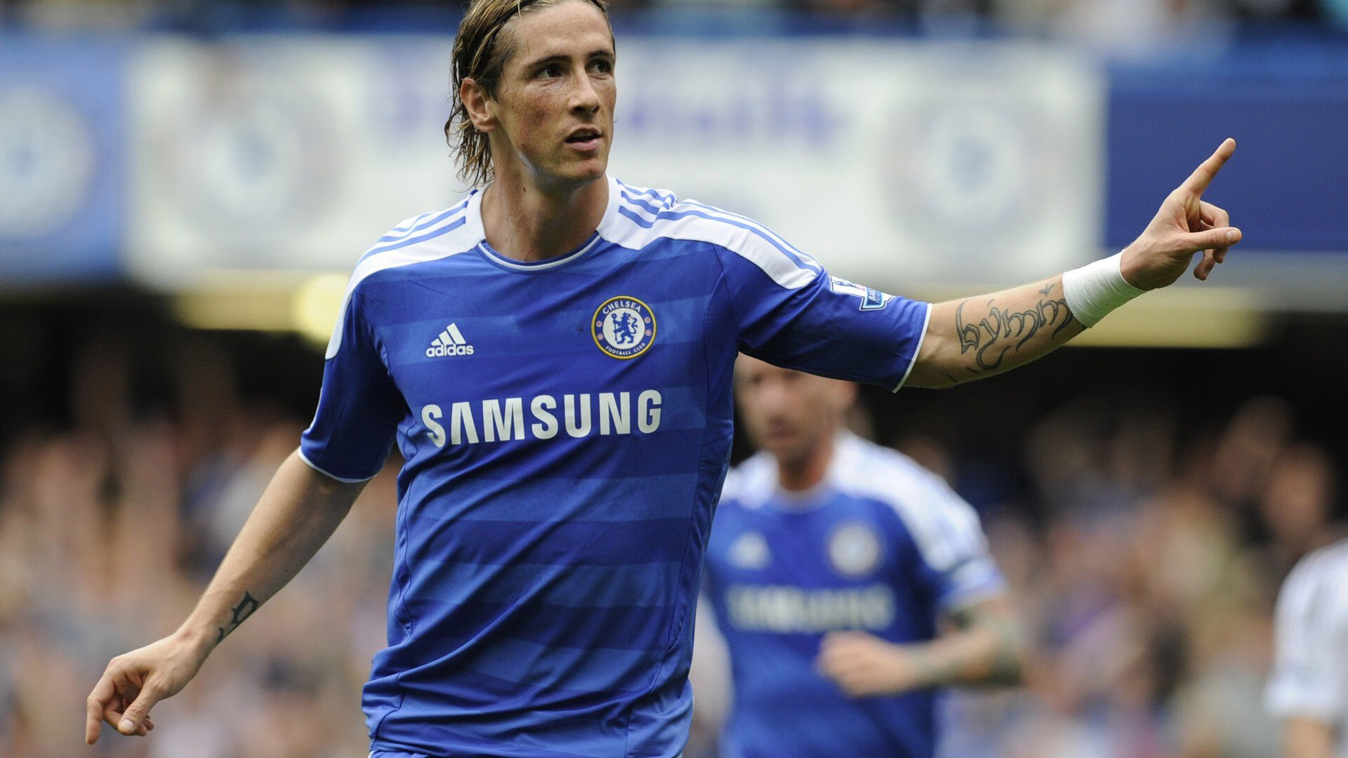 开云体育在线登入-足球+智能硬件结合，比赛装备科技感十足，足球技术展示